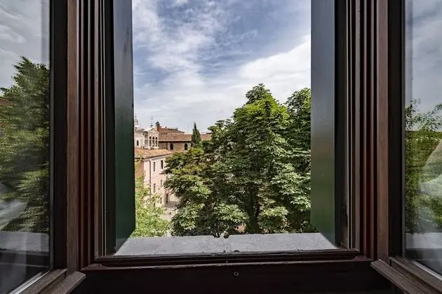 Classic Tek Büyük veya İki Ayrı Yataklı Oda