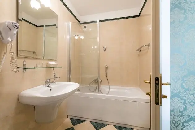 Classic Tek Büyük veya İki Ayrı Yataklı Oda