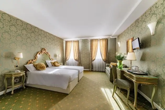 Family Oda, Lagün Manzaralı