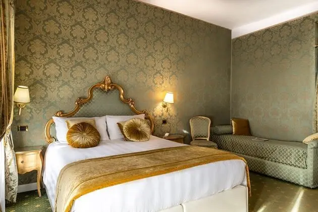 Family Oda, Lagün Manzaralı