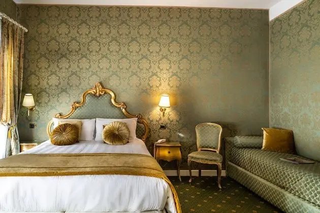 Family Oda, Lagün Manzaralı