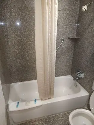 Basic Tek Büyük Yataklı Oda