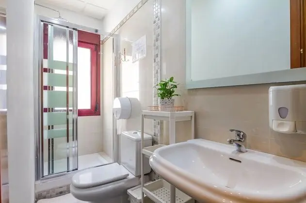 Economy Tek Büyük Yataklı Oda, 1 Çift Kişilik Yatak, Ortak Banyo