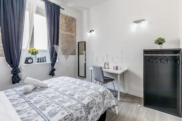 Tek Büyük Yataklı Oda, Ortak Banyo