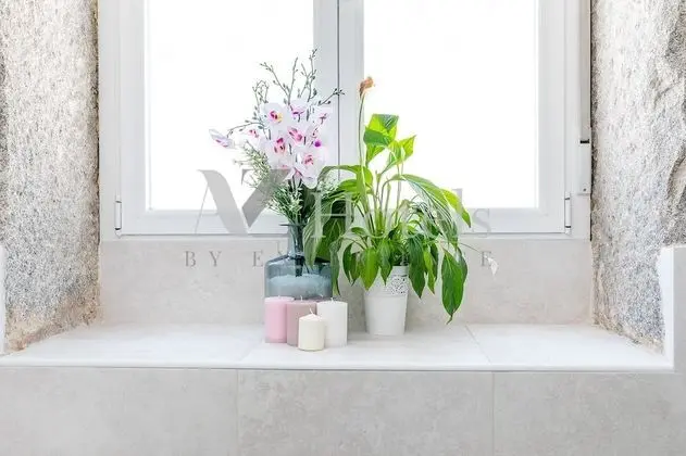 Tek Büyük Yataklı Oda, Ortak Banyo