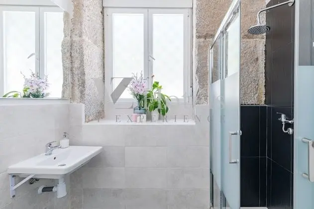 Tek Büyük Yataklı Oda, Ortak Banyo