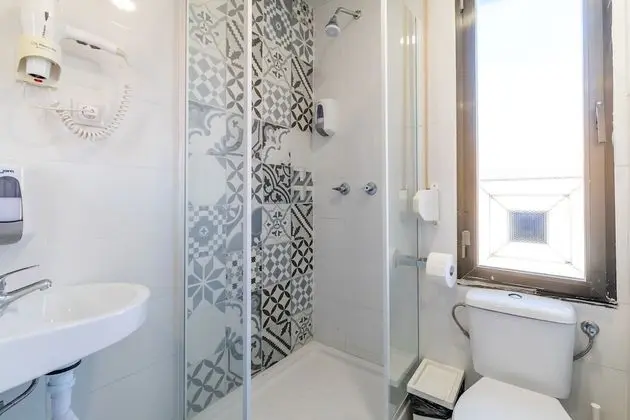 Tek Büyük Yataklı Oda (Baño compartido)