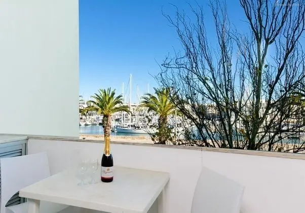 Basic Stüdyo, Marina Manzaralı