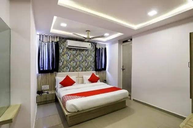 Deluxe AC Room