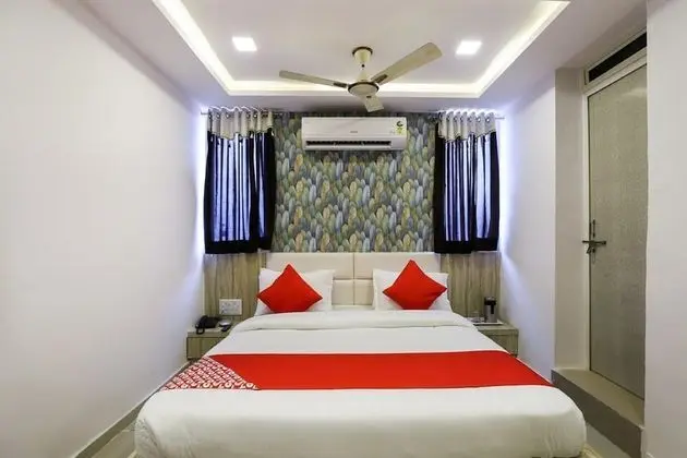 Deluxe AC Room