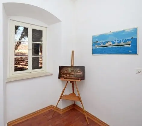 Apart Daire, 1 Büyük (Queen) Boy Yatak ve Çekyat