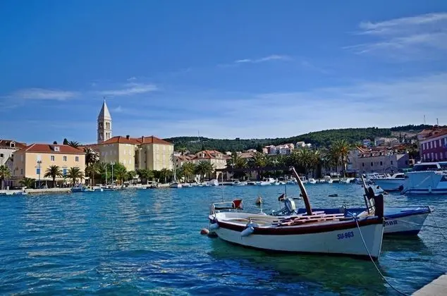 Apart Daire, 1 Büyük (Queen) Boy Yatak ve Çekyat