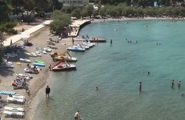 Apart Daire, 1 Büyük (Queen) Boy Yatak ve Çekyat