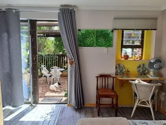 Studio, Ground floor