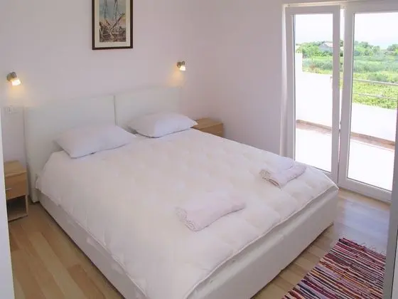 Apart Daire, 1 Büyük (Queen) Boy Yatak ve Çekyat