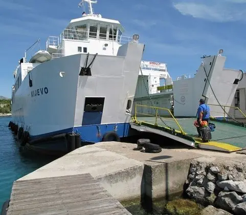 Apart Daire, 1 Büyük (Queen) Boy Yatak ve Çekyat