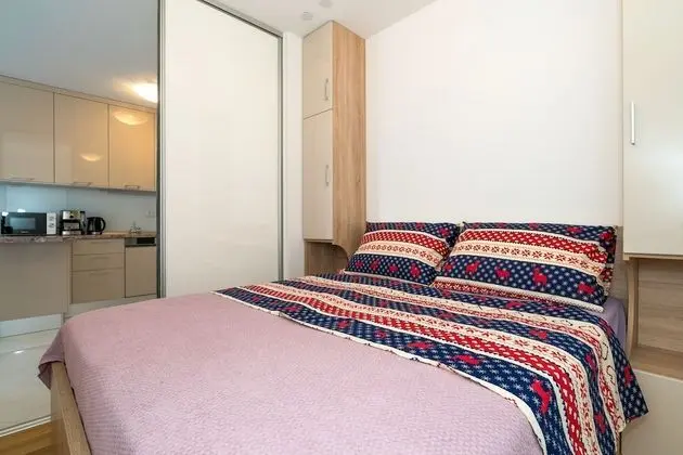 Apart Daire, 1 Büyük (Queen) Boy Yatak ve Çekyat