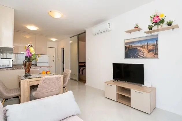 Apart Daire, 1 Büyük (Queen) Boy Yatak ve Çekyat