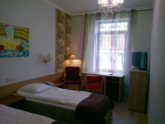 Büyük Yataklı Tek Kişilik Oda