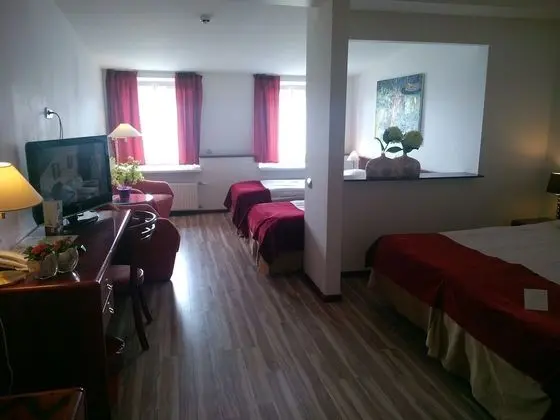 Üç Kişilik Oda