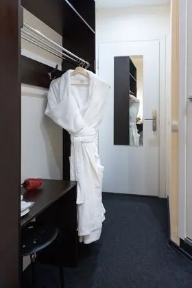 Economy Tek Büyük Yataklı Oda, Penceresiz