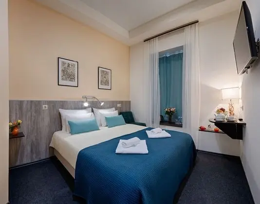 Standard Tek Büyük veya İki Ayrı Yataklı Oda