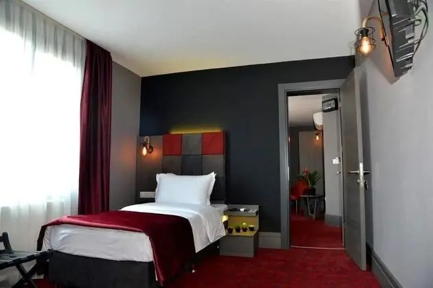 Economic Custom Room