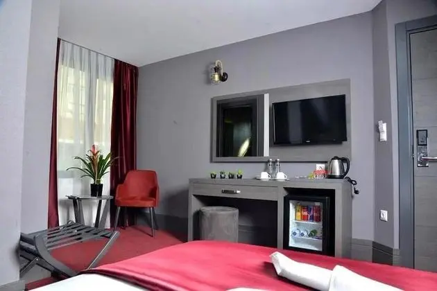 Economic Custom Room