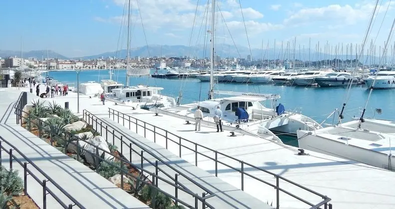 Apart Daire, 1 Büyük (Queen) Boy Yatak