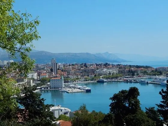 Apart Daire, 1 Büyük (Queen) Boy Yatak