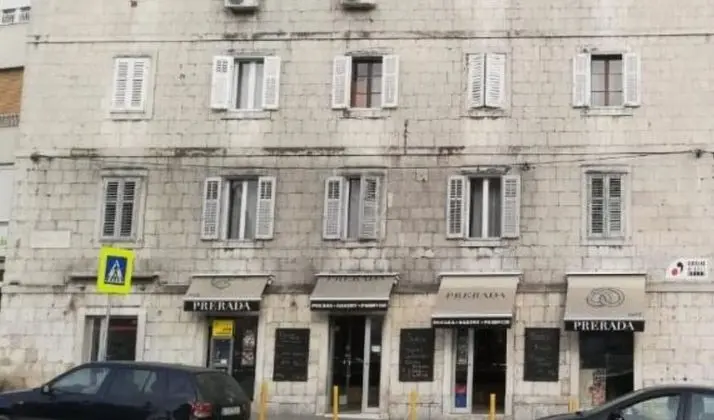 Apart Daire, 1 Büyük (Queen) Boy Yatak