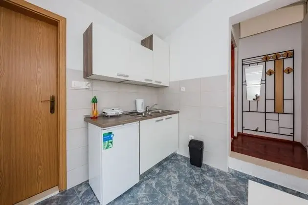 Apart Daire, 1 Büyük (Queen) Boy Yatak ve Çekyat