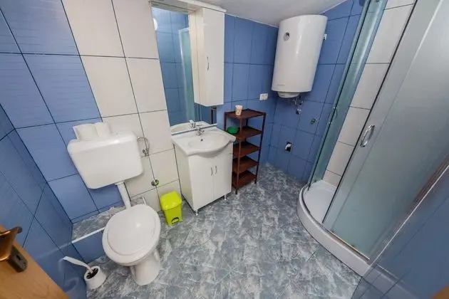 Apart Daire, 1 Büyük (Queen) Boy Yatak ve Çekyat