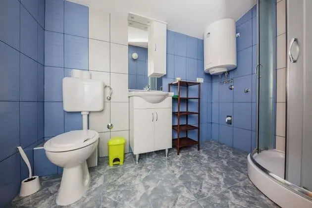 Apart Daire, 1 Büyük (Queen) Boy Yatak ve Çekyat