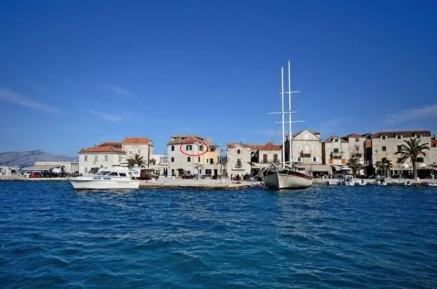 Apart Daire, 1 Büyük (Queen) Boy Yatak ve Çekyat