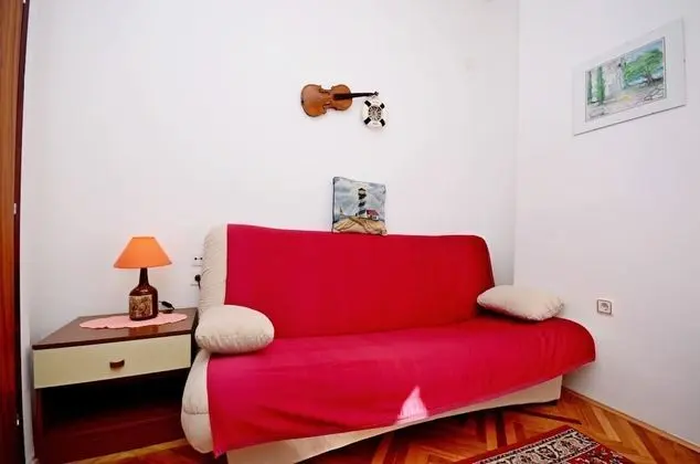 Apart Daire, 1 Büyük (Queen) Boy Yatak ve Çekyat