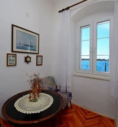 Apart Daire, 1 Büyük (Queen) Boy Yatak ve Çekyat