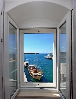 Apart Daire, 1 Büyük (Queen) Boy Yatak ve Çekyat