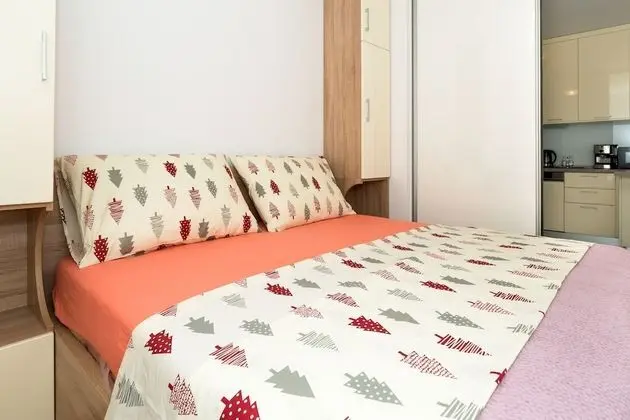 Apart Daire, 1 Büyük (Queen) Boy Yatak ve Çekyat