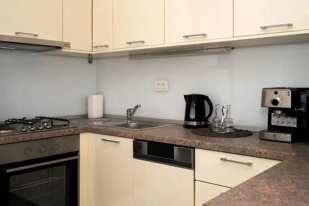 Apart Daire, 1 Büyük (Queen) Boy Yatak ve Çekyat