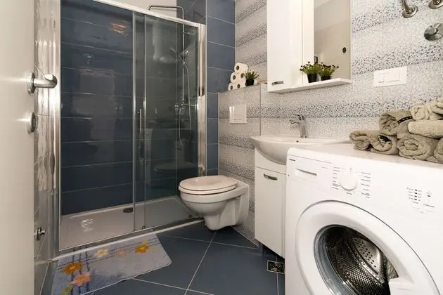 Apart Daire, 1 Büyük (Queen) Boy Yatak ve Çekyat