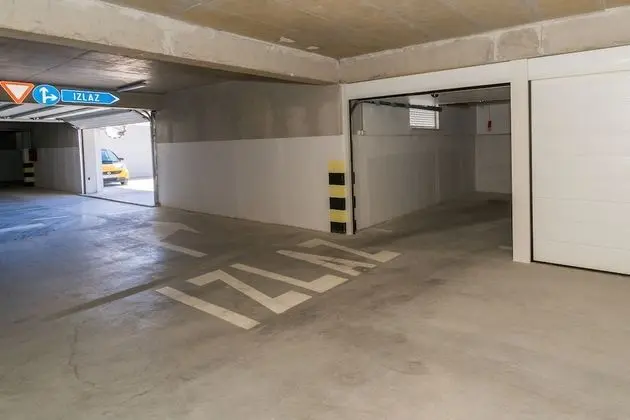 Apart Daire, 1 Büyük (Queen) Boy Yatak ve Çekyat