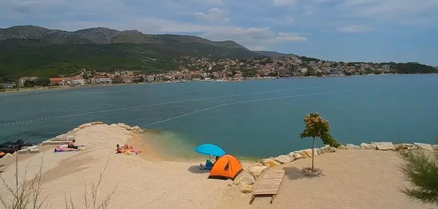 Apart Daire, 1 Büyük (Queen) Boy Yatak ve Çekyat