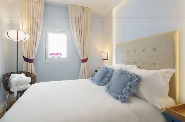 Classic Tek Büyük Yataklı Oda