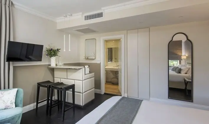 Deluxe Tek Büyük Yataklı Oda