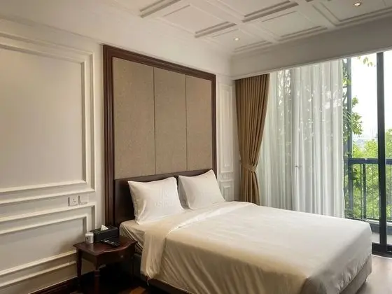 Luxury Oda