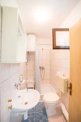 Apart Daire, 2 Tek Kişilik Yatak