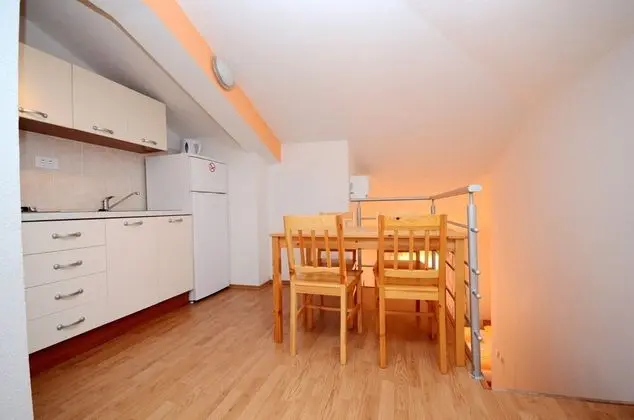 Apart Daire, 1 Büyük (Queen) Boy Yatak ve Çekyat