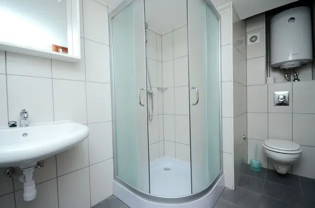 Apart Daire, 1 Büyük (Queen) Boy Yatak ve Çekyat