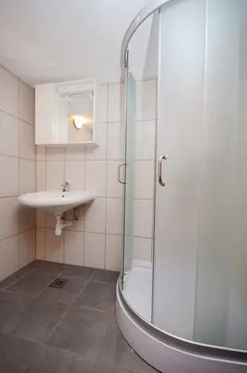 Apart Daire, 1 Büyük (Queen) Boy Yatak ve Çekyat